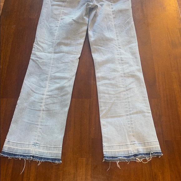 Veronica Beard Jackie 10” In Sky with Fray Straight Leg Jeans Size 26 - Picture 9 of 14